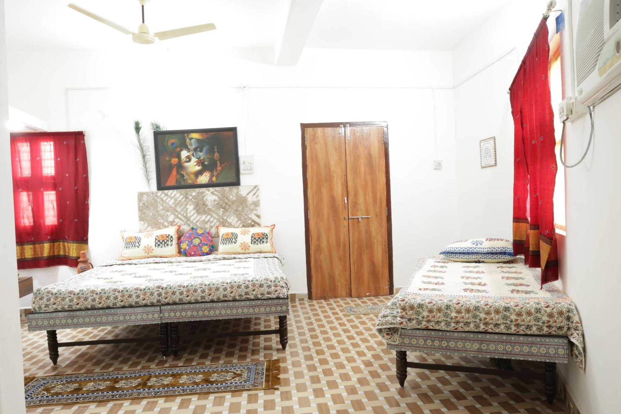 Prag View Heritage Homestay ภุช ภายนอก รูปภาพ