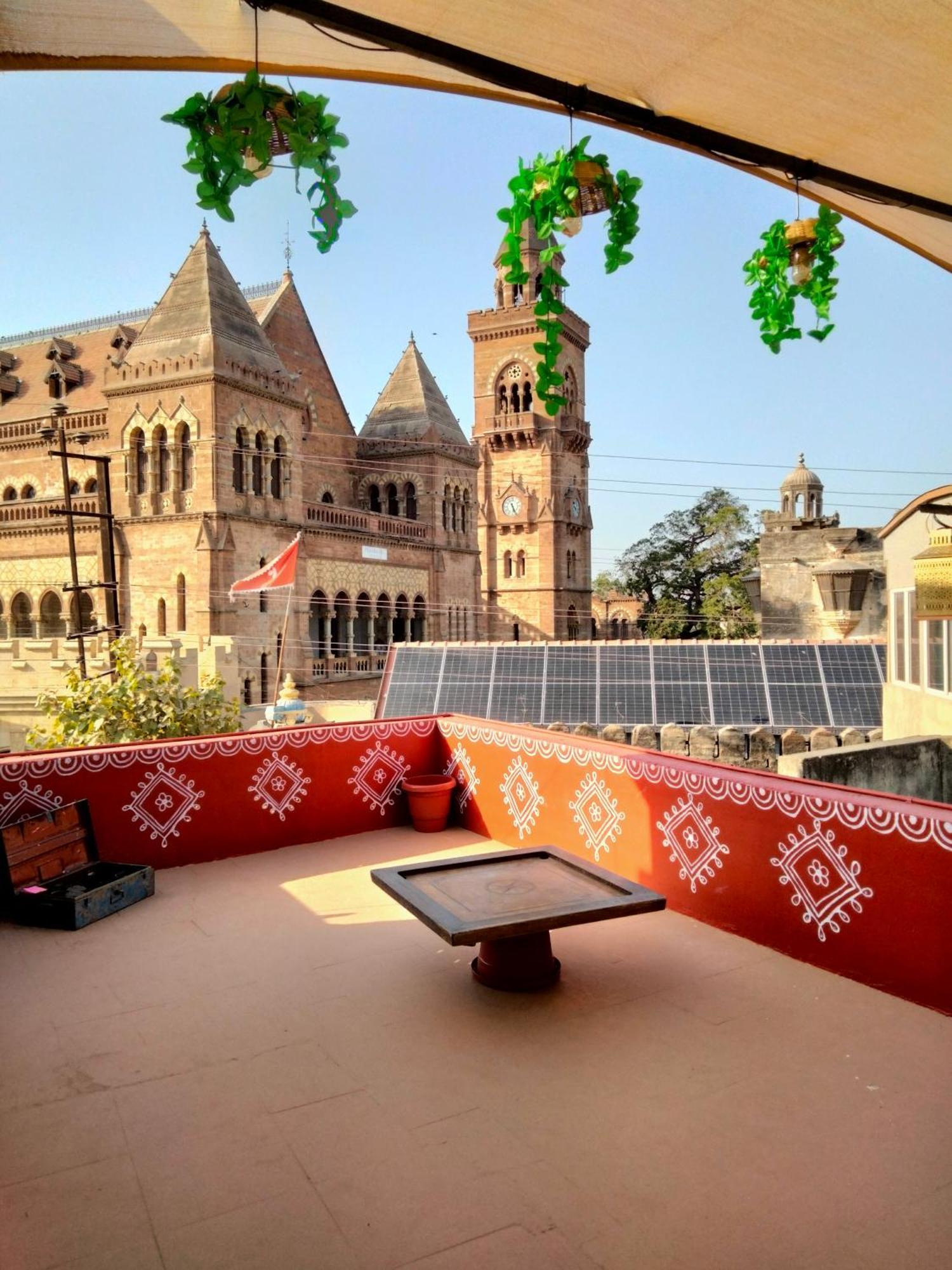 Prag View Heritage Homestay ภุช ภายนอก รูปภาพ