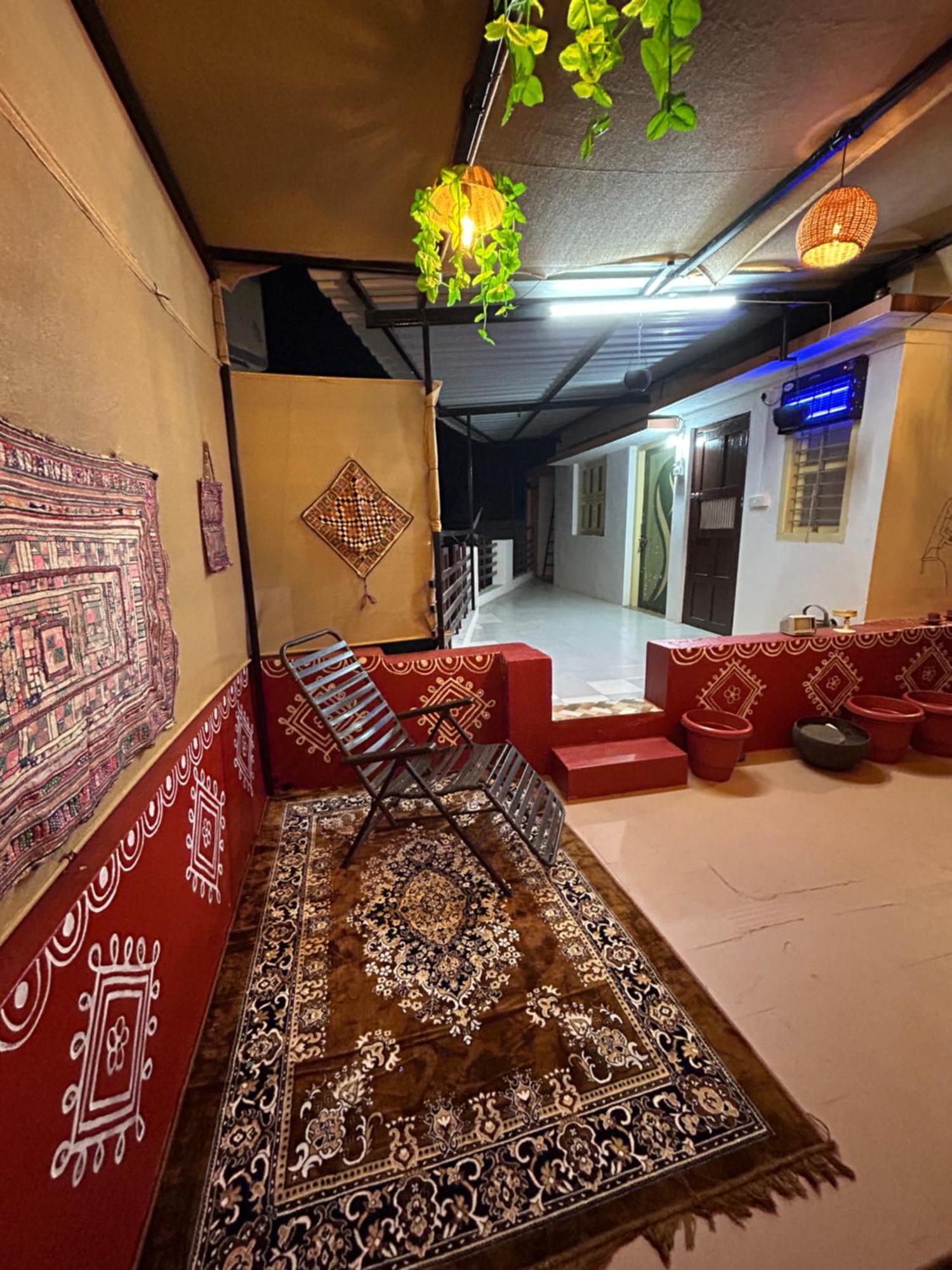 Prag View Heritage Homestay ภุช ภายนอก รูปภาพ